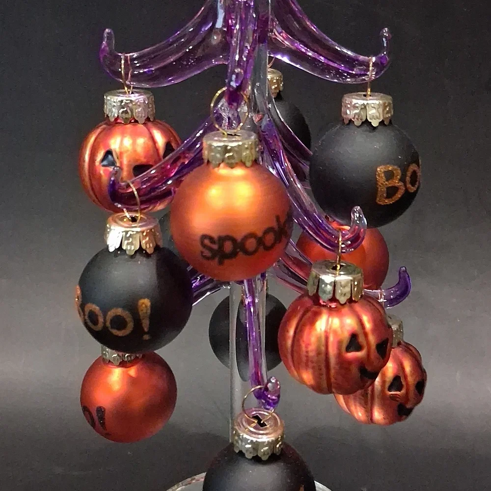 HALLOWEEN Tree 8